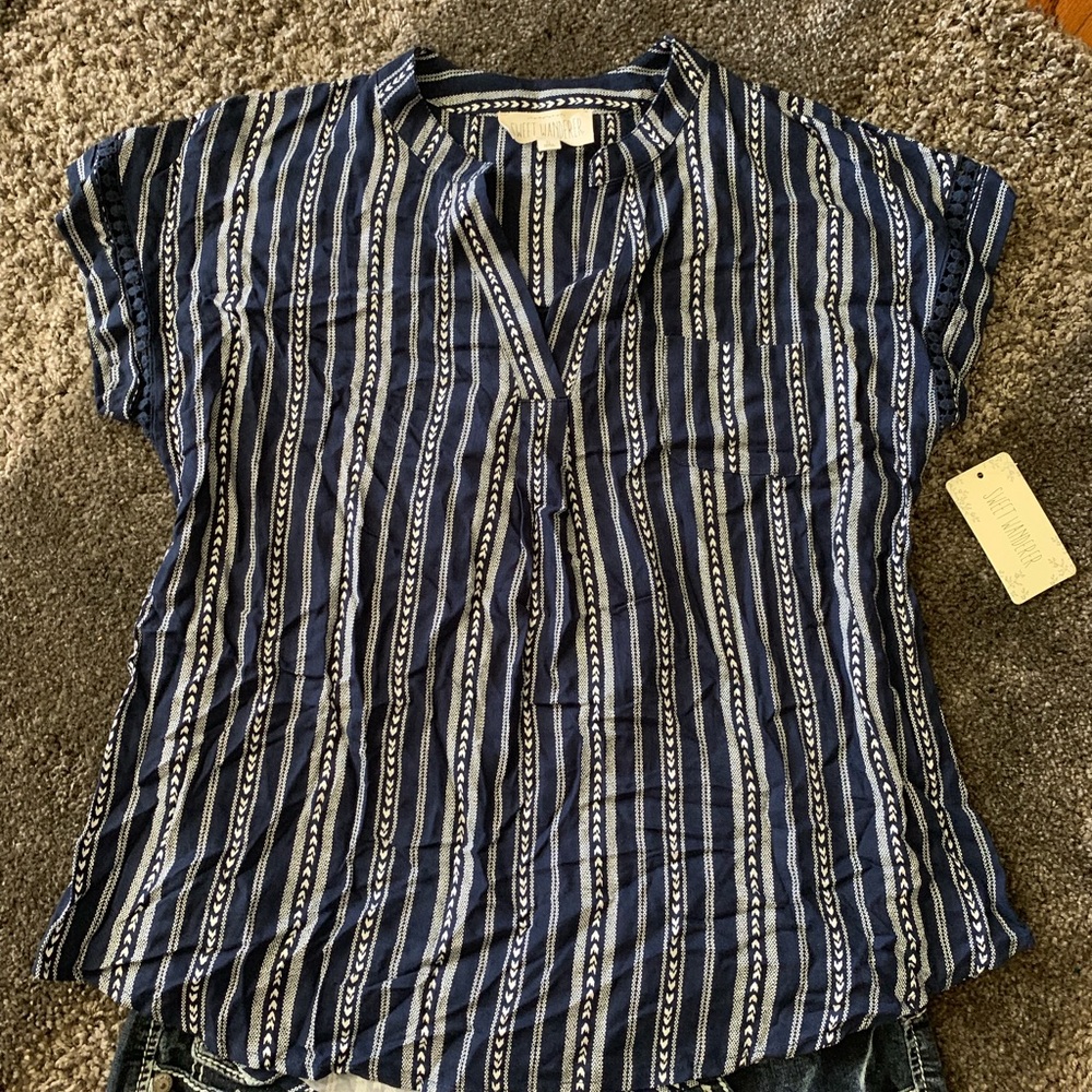 Women’s trendy blouse